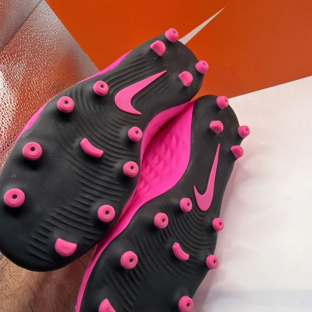 Nike Jr Legend Tiempo 8 Club FG/MG Youth Soccer Cleats. Pink Blast/Black Size 4Y